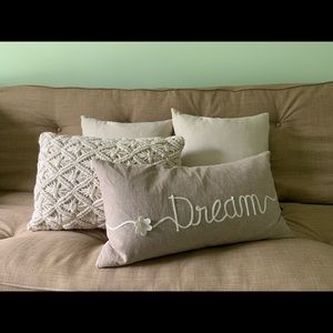 Neutral Throw Pillows